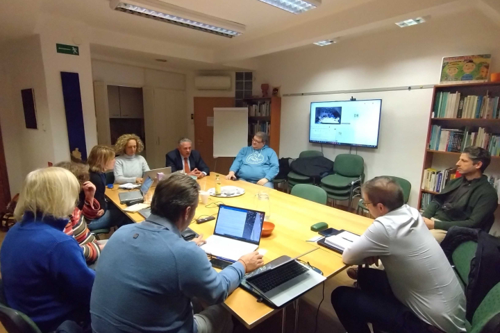 Fotó a találkozóról, és annak online és offline résztvevőiről